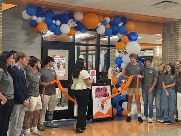 Student-run spirit store marks grand opening at Marshall County