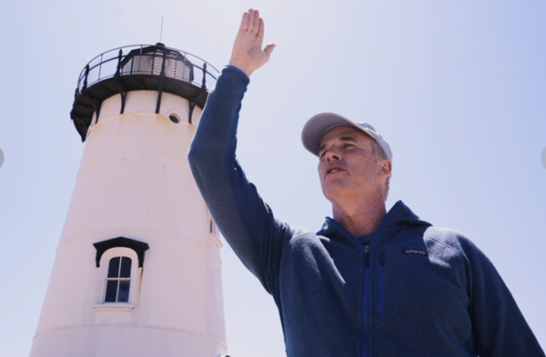 Swimmer aims to circle Martha's Vineyard to educate public about sharks on 50th anniversary of 'Jaws'