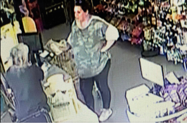 Woman accused of pulling out a gun at Graves County Dollar General