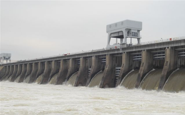 Barkley Dam discharge reduced as flood waters move downstream