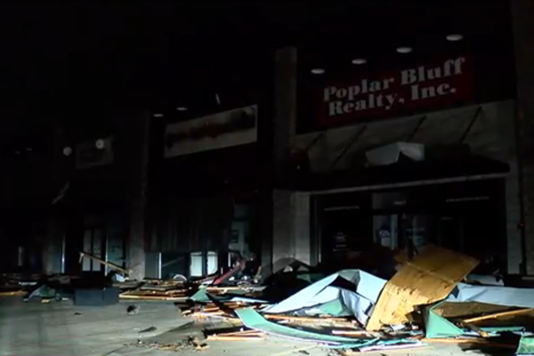 Several tornadoes, large hail region wide; one dead in Poplar Bluff