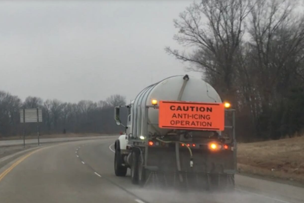 KYTC road crews report light freezing rain this morning