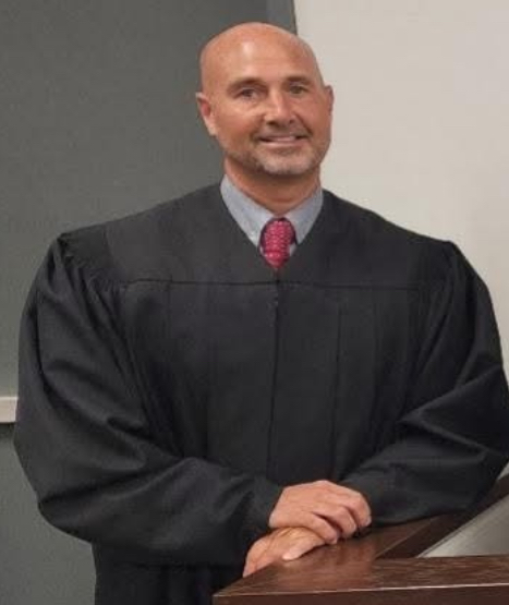 Robbins announces re-election campaign for Graves District Judge