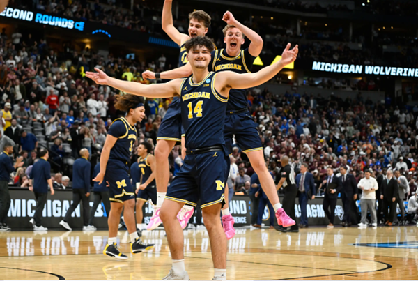 Final perfect brackets implode during Sunday games