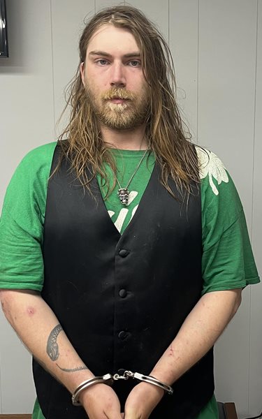 Kansas man arrested for assault after fleeing from police in Lyon County