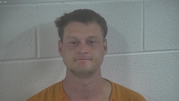 Murray man arrested after allegedly trying to grab a couple of kids