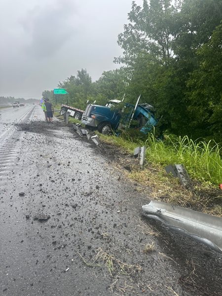 Semi crash on Interstate 24 in McCracken County closes traffic  for hours