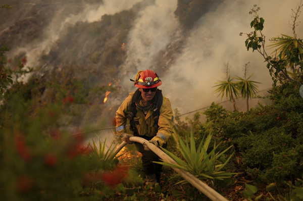 Strong winds could spur new L.A. fires today, Wednesday