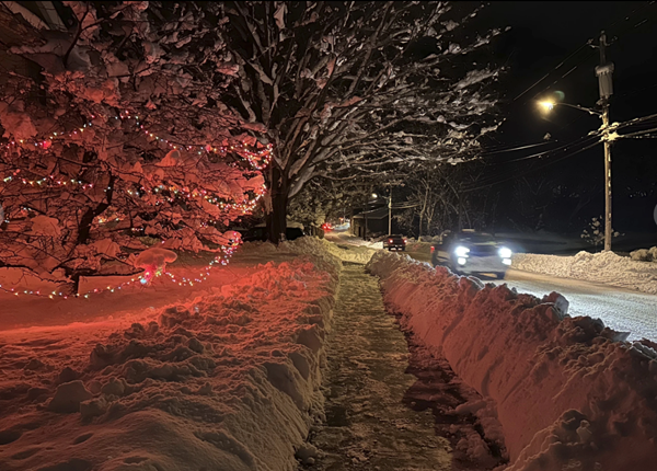 Great Lakes states expect another foot of snow after four feet over the holiday