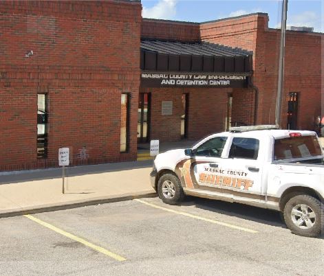 Hickory man arrested in Metropolis after allegedly cutting off ankle monitor