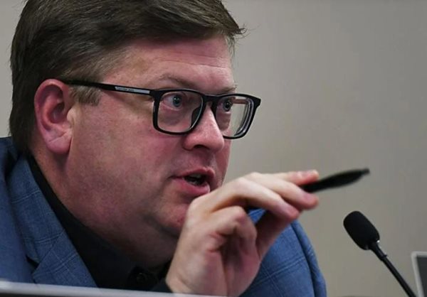 State income tax cut clears first hurdle, advances to House floor