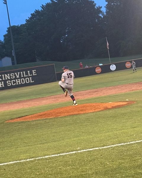 Chiefs fall to late-charging Hoppers 6-4