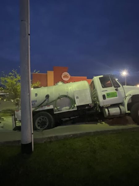 Sinkhole opens outside Murray restaurant