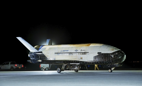 Secret U.S. space plane lands after 434 days in orbit