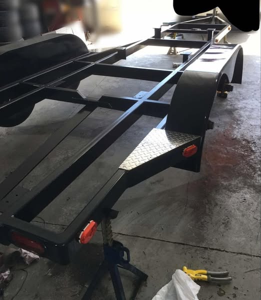 Calvert City Police searching for missing boat trailer