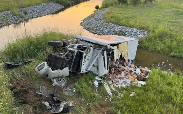 US 641 near Murray restricted for 16 hours after semi goes off side of bridge