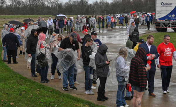 Trump stumps for midterm candidates in Kentucky, Ohio