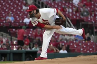 Lance Lynn keeps Pirates' bats quiet in 3-1 win for Cardinals