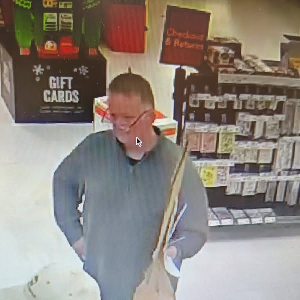 Paducah police looking for suspect in connection with a robbery 
