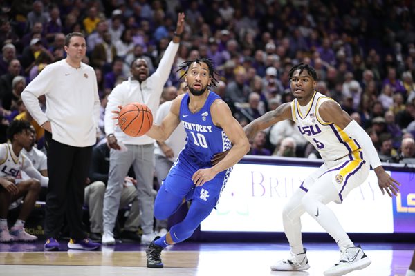 No. 21 LSU upsets No. 16 Kentucky, 65-60