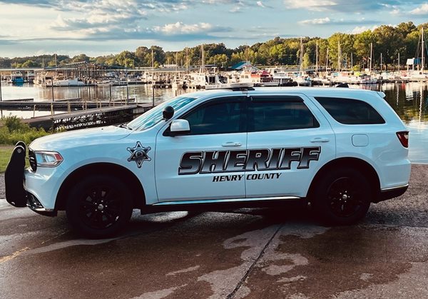 Henry County, Tennessee deputy hospitalized after crash