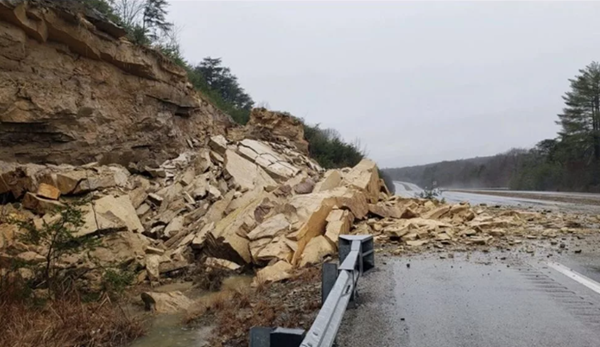 Rock slide completely cleared from I-69 in Caldwell County