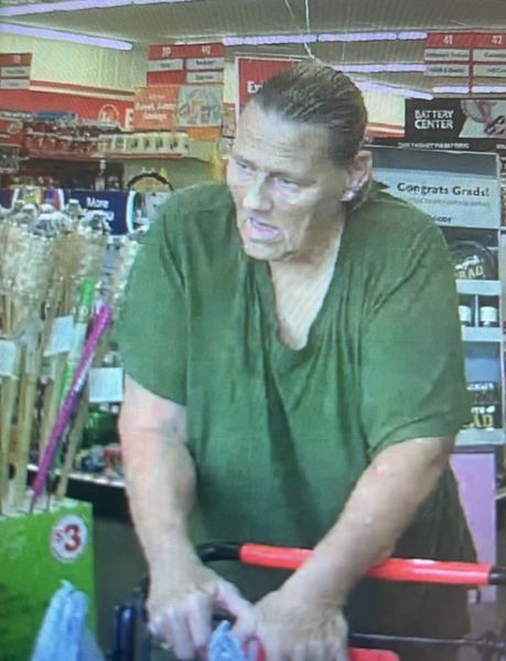 Calvert City police searching for theft suspects
