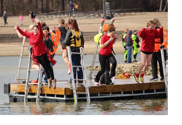 Plungers brave temps in 40s to make a splash for Special Olympics