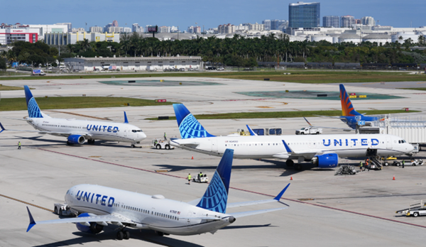 Air traffic controllers with perfect attendance during shutdown getting $10,000 bonuses
