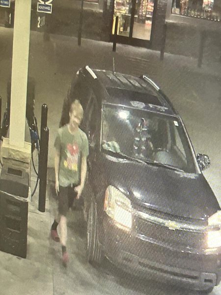 Benton man arrested in convenience store theft case