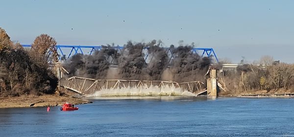 Old US 60 Cumberland River bridge demolished; new bridge back open