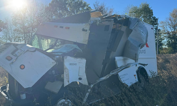 FedEx driver injured in Calloway County crash