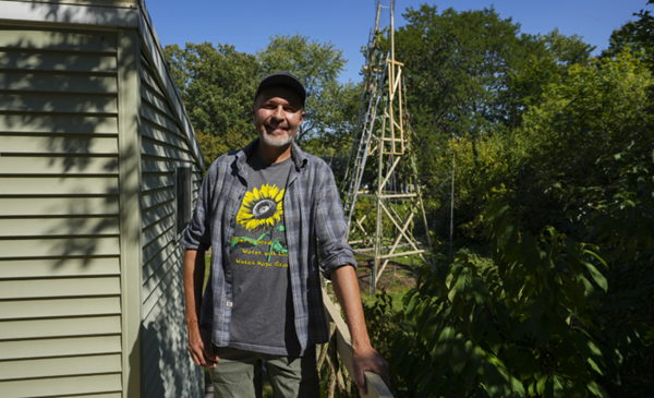 World record 35-foot tall sunflower grown in Indiana
