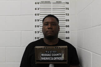 Metropolis police nab hotel burglary suspects