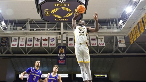 Racers fall in OT to UNC Wilmington 83-81