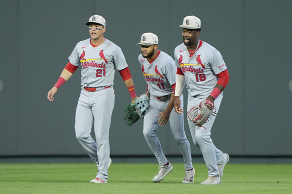 Surging Cardinals nip flailing Royals 1-0