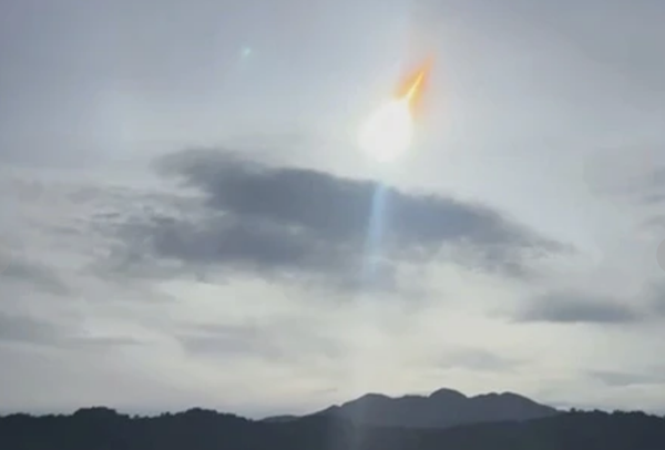 3-foot wide asteroid burns up over Phillipines
