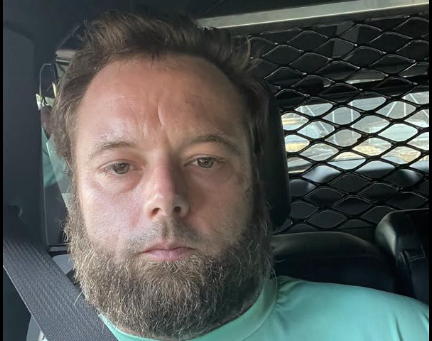 Man arrested after pulling apparent pistol on Graves deputy