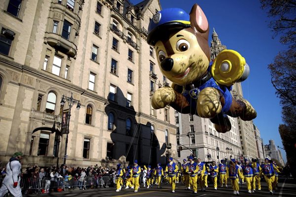 Perfect weather draws 3 million to Macy's parade
