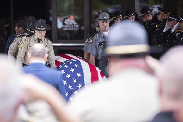 Funerals begin for 3 Kentucky officers killed in ambush