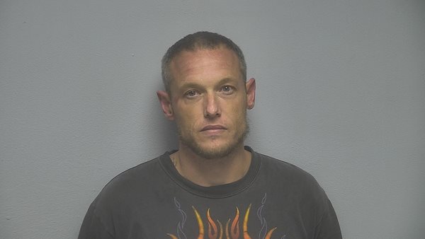 Benton man arrested on drug charges