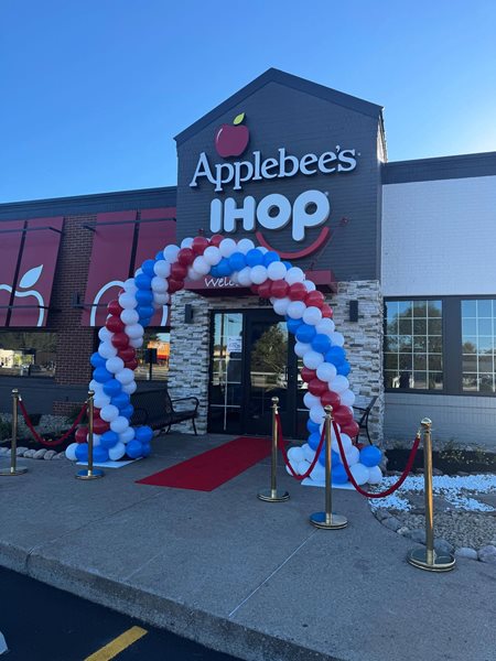 New Applebees-IHOP celebrates grand opening in Murray