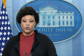 White House warns Congress the US is out of money, nearly out of time to avoid 'kneecap' to Ukraine