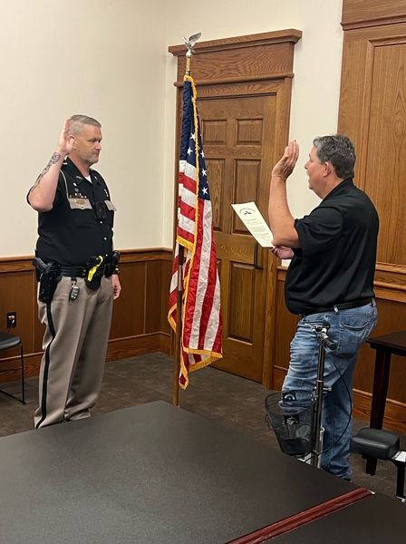 Perry sworn in as Carlisle County sheriff 