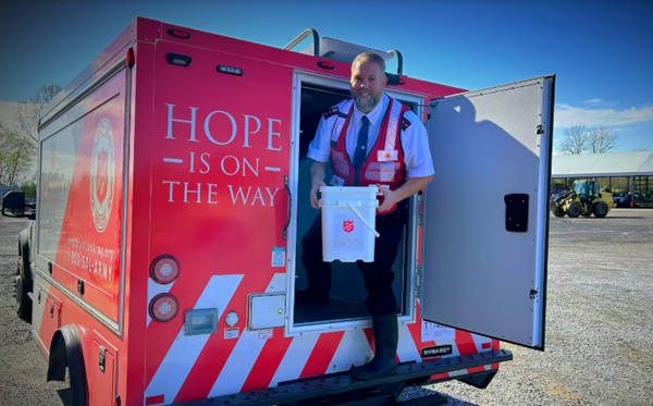 Salvation Army goes on the scene to aid flood victims, first responders