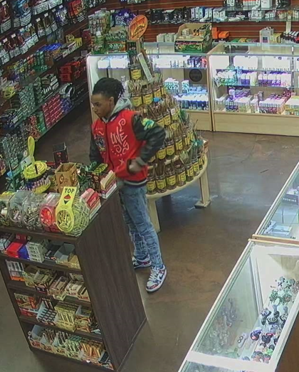 Suspect being sought in Paducah store theft 