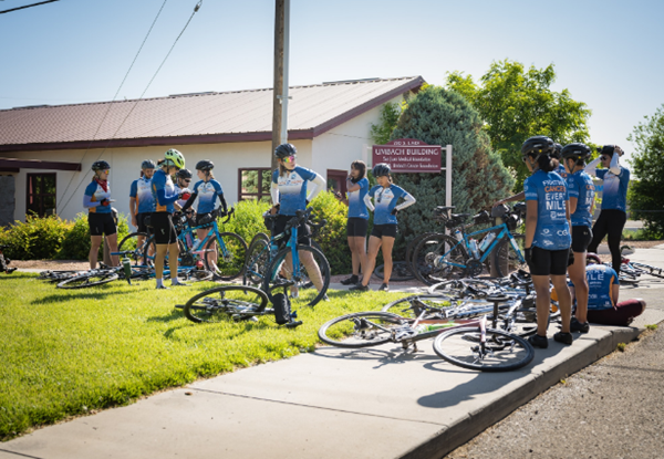 Texas 4000 bicycle team on trek to Alaska to fight cancer
