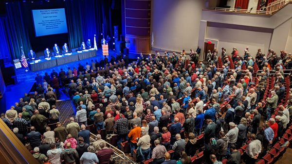 Big crowd in Marion discusses new Illinois gun bans 