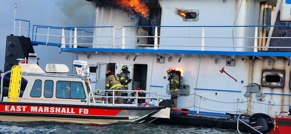 Towboat fire on Kentucky Lake brings massive emergency response